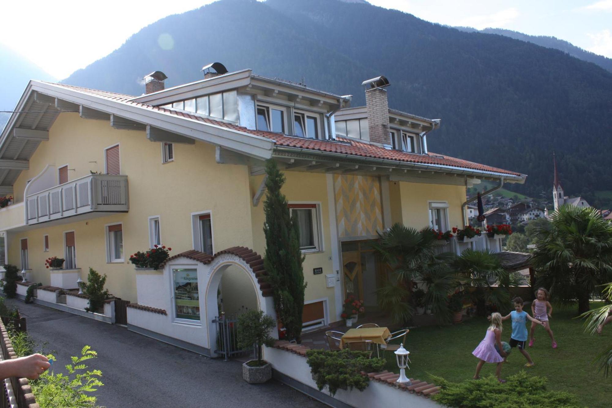 Residence Koenigsrainer San Leonardo in Passiria Bagian luar foto
