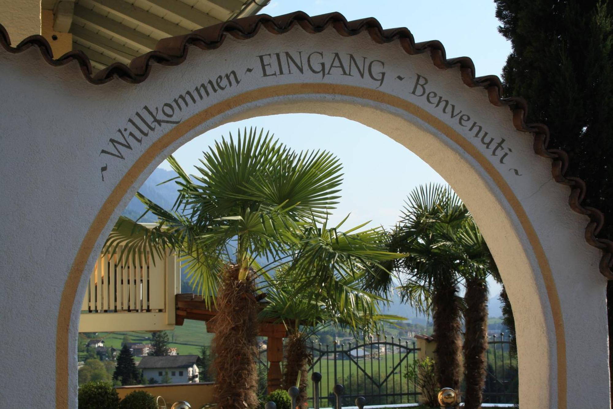 Residence Koenigsrainer San Leonardo in Passiria Bagian luar foto